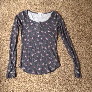 Women’s long sleeve top